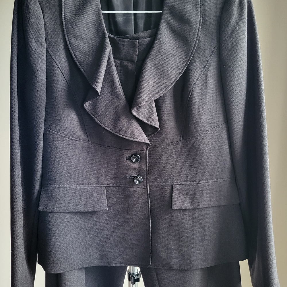 Elegant Black Women's Blazer